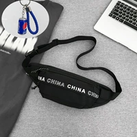 Есть четыре случайных значка черной группы колы ювелирных изделий