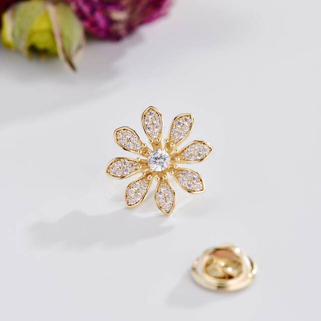 New Stylish and Fresh Cute Floral Zircon Small Lapel Pin, Korean and Japanese Style Chanel-Inspired Versatile Safety Pin