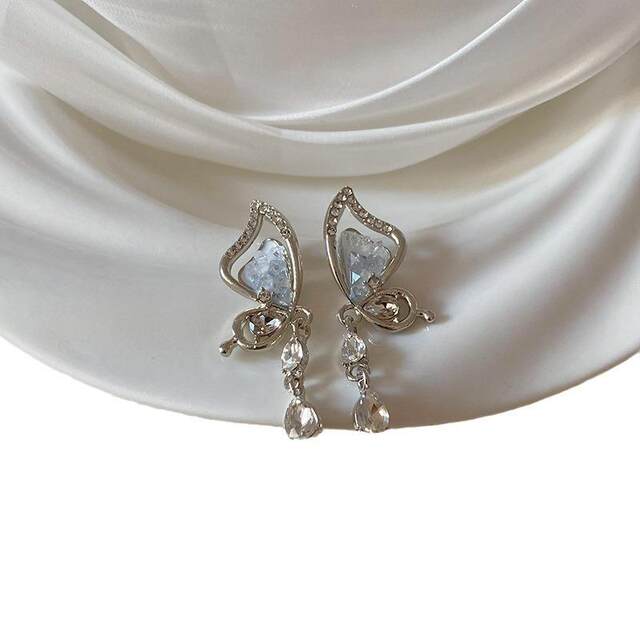 Gradient Crystal Butterfly Earrings for Women, Light Luxury, Niche Design, High-End Earrings, Cool Style, Trendy Ear Accessories