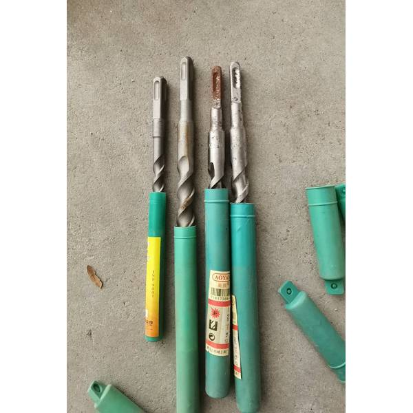 Negotiable Price for Brand New Impact Drill Bits: 1 Piece of Size 12, 3 Pieces of Size 18