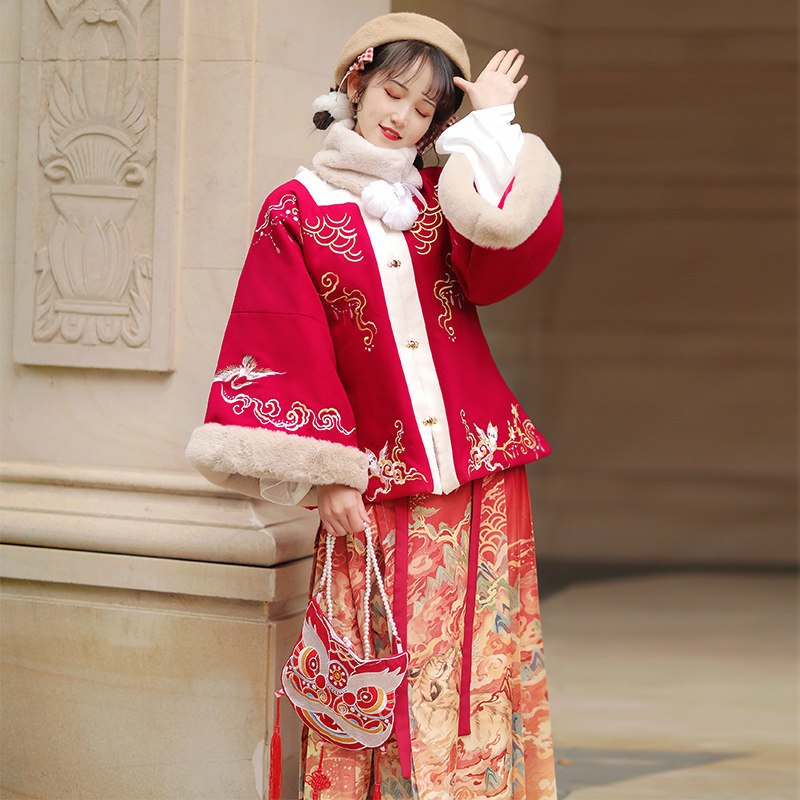 Ming-made Hanfu women's 2022 new original original Huhushengwei winter improved horse-faced skirt thickened New Year's clothing ancient costume