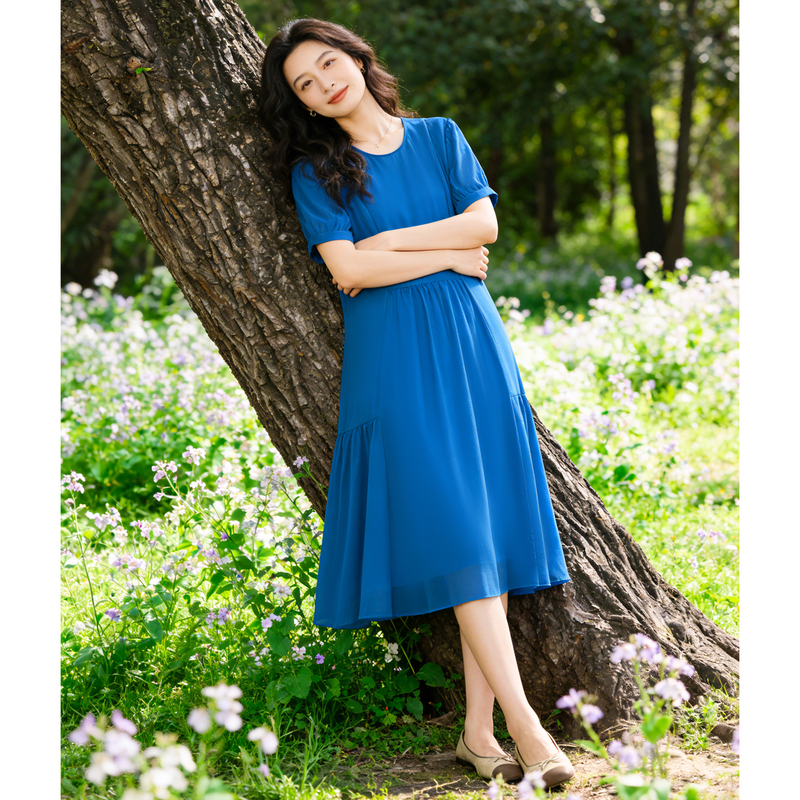 Blue Light Mature Style Dress for Women 2026 New Elegant High-End Women's Mid-Length Dress That Covers the Belly and Looks Slimming with Short Sleeves
