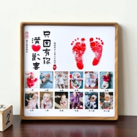 Североамериканский тик [полный радости] поставляется с тремя комплектами фотографий.