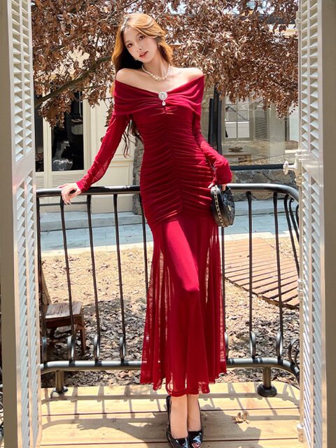 French-Style Spicy Girl Style Mesh Patchwork One-Shoulder Dress for Women in Early Autumn, Pleated Slim Fit Bodycon Long Dress