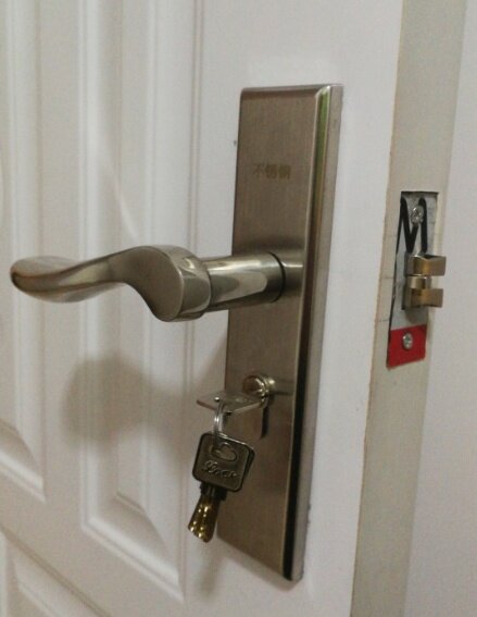 Household wooden door single tongue door lock universal door lock single lock tongue door lock indoor bedroom door old door replacement lock