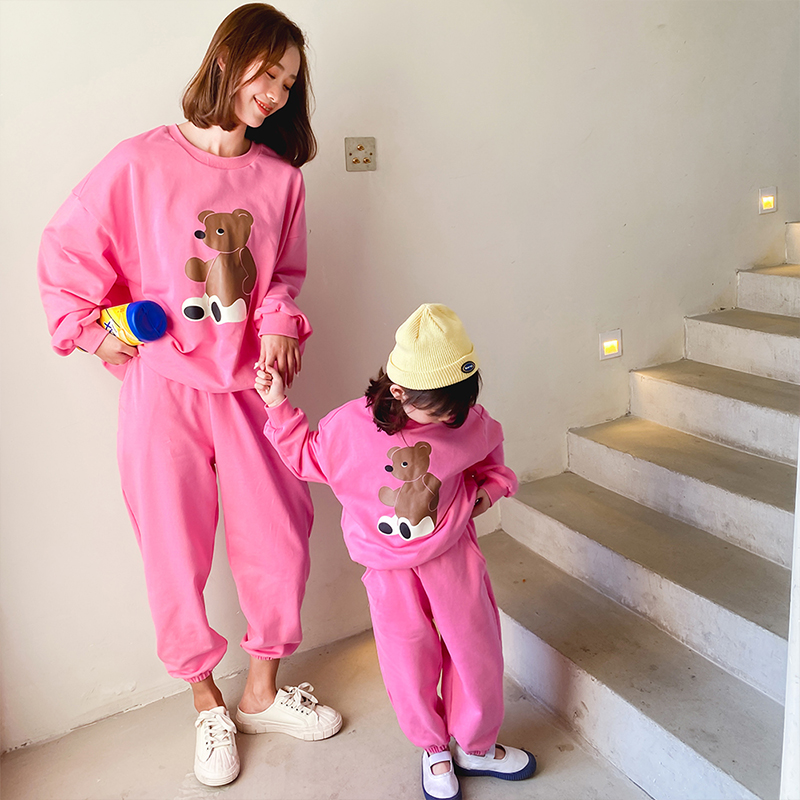 High-end parent-child wear 2022 new trendy cotton mother and daughter cartoon suit Western style autumn net red spring and autumn sweater