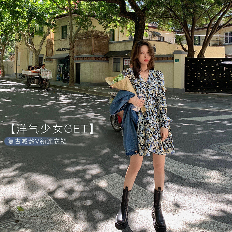 2022 Early spring new law-style first love V collar temperament Supper with small sub-high-flower-skirt woman