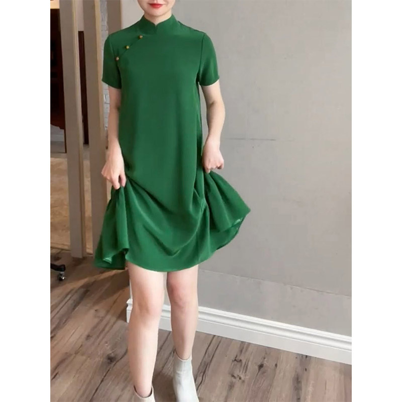 Green Cheongsam New Style 2025 for Pear-Shaped Body, Slightly Chubby, Summer Wear, Covers Belly, Looks Slimming, New Chinese Style Dress for Daily Wear Green Cheongsam New Style 2025 for Pear-Shaped Body, Slightly Chubby, Summer Wear, Covers Belly, Looks Slimming, New Chinese Style Dress for Daily Wear