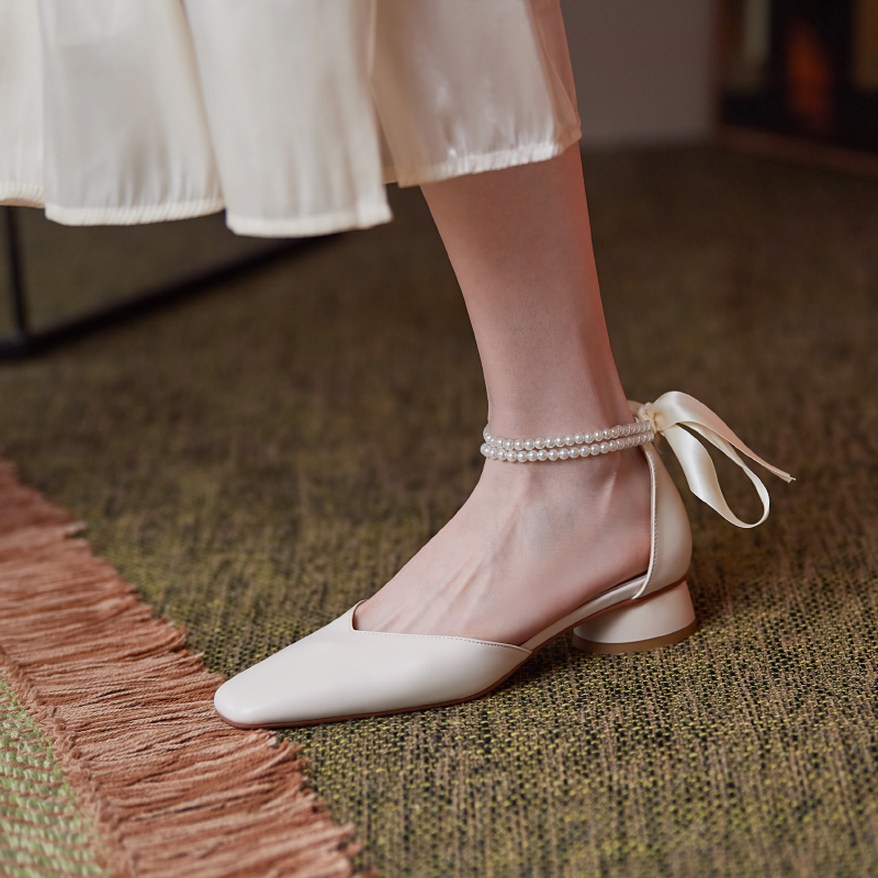 KAKY2022 years Summer new web Red design Small crowdsourced square head coarse heel pearl bow tie Baotou Sandal Women