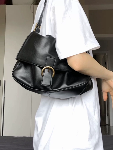 Brandymelville BM Официальный веб -сайт покупки 2022 Новая мягкая кожа Big Bag Женщина Ins Underarian Bag Big Dafa Stick Bag