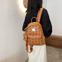 Коричневый кулон среднего размера, собери и получи щенка