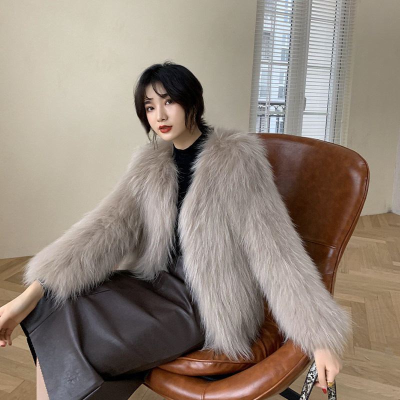 Give you double warmth and thickening raccoon fur double-sided woven V-neck fur coat women's short fox fur coat