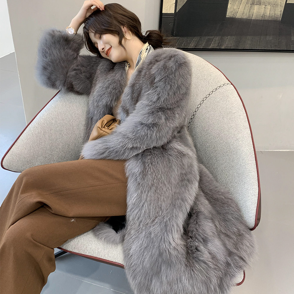Soft to the bottom of the heart Finland imported ten thousand young Fox belly fur coat women's long version slim long sleeve Joker coat