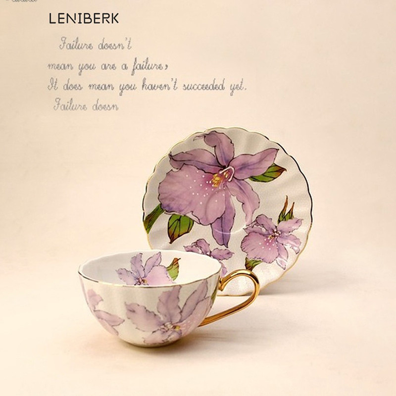 European-style coffee cup and saucer set afternoon tea British cup creative elegant and simple stroke gold edge bone china flower tea cup two cups