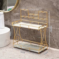 Настольная плата вымыта на доске белого дна