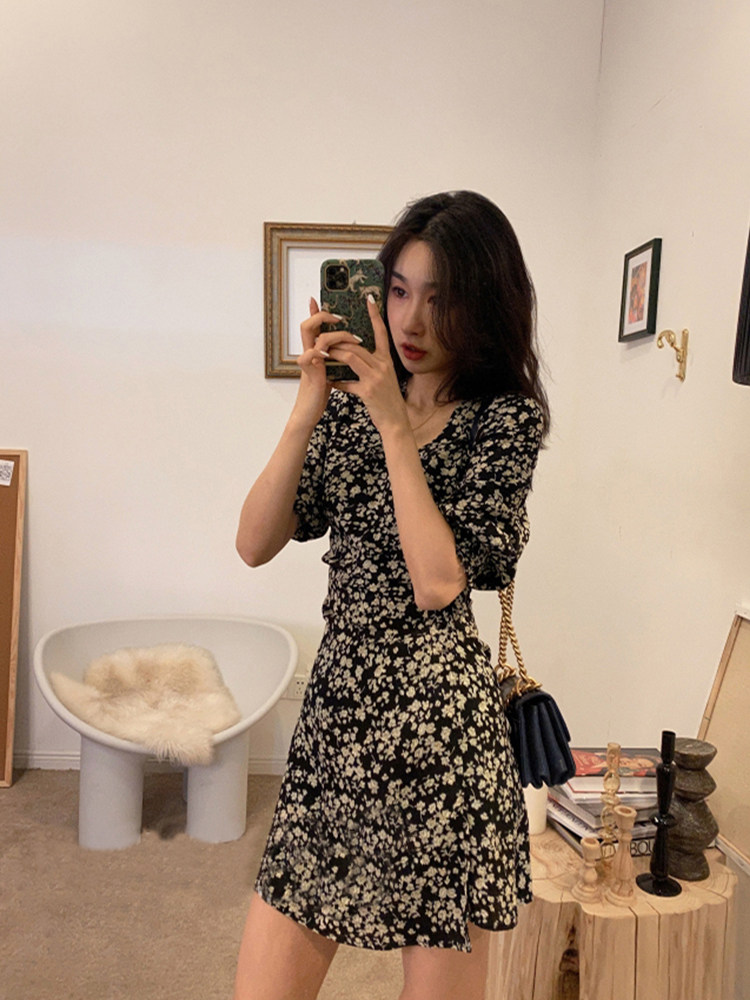 2020 Summer new women's dress big size short and small sub-temperament skirt crumbled V collar collection waist display slim fit