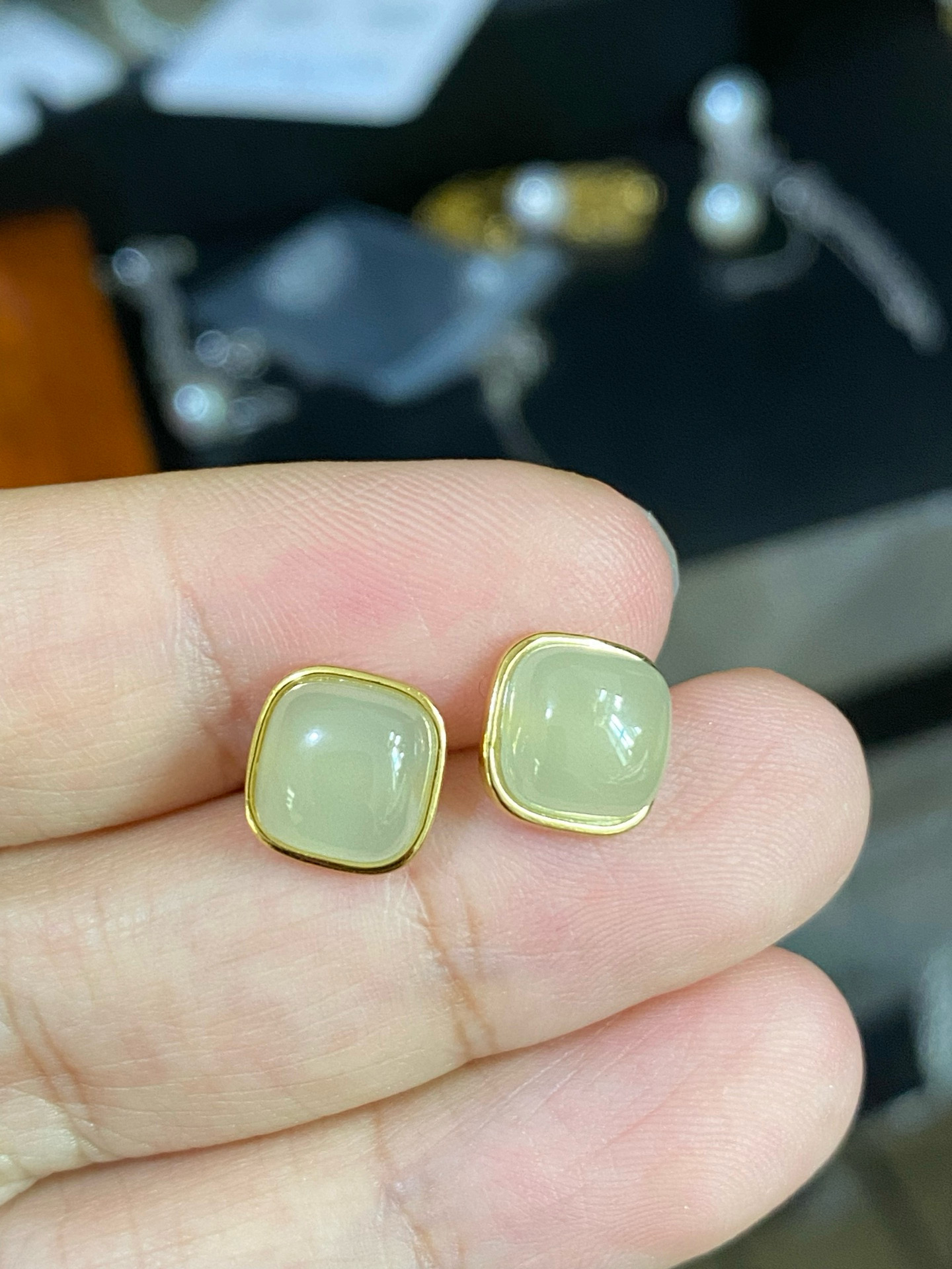 天然石 和田玉碧玉s925のピアス（番号A2705） 碧玉 勾玉 ピアス SV925 】 出雲石 国産 花仙山 青めのう 緑