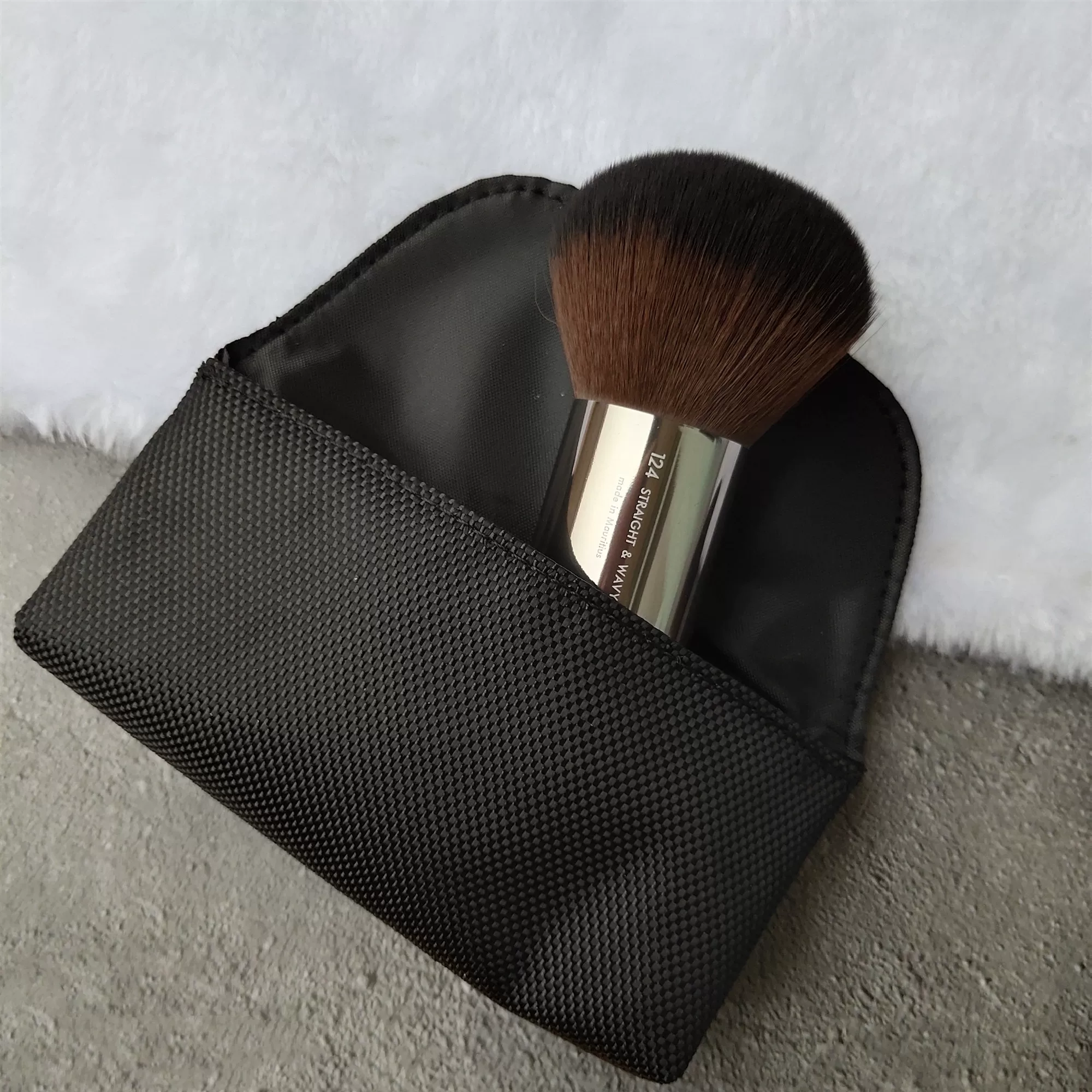 Concealer brush for contouring, eye pencil
