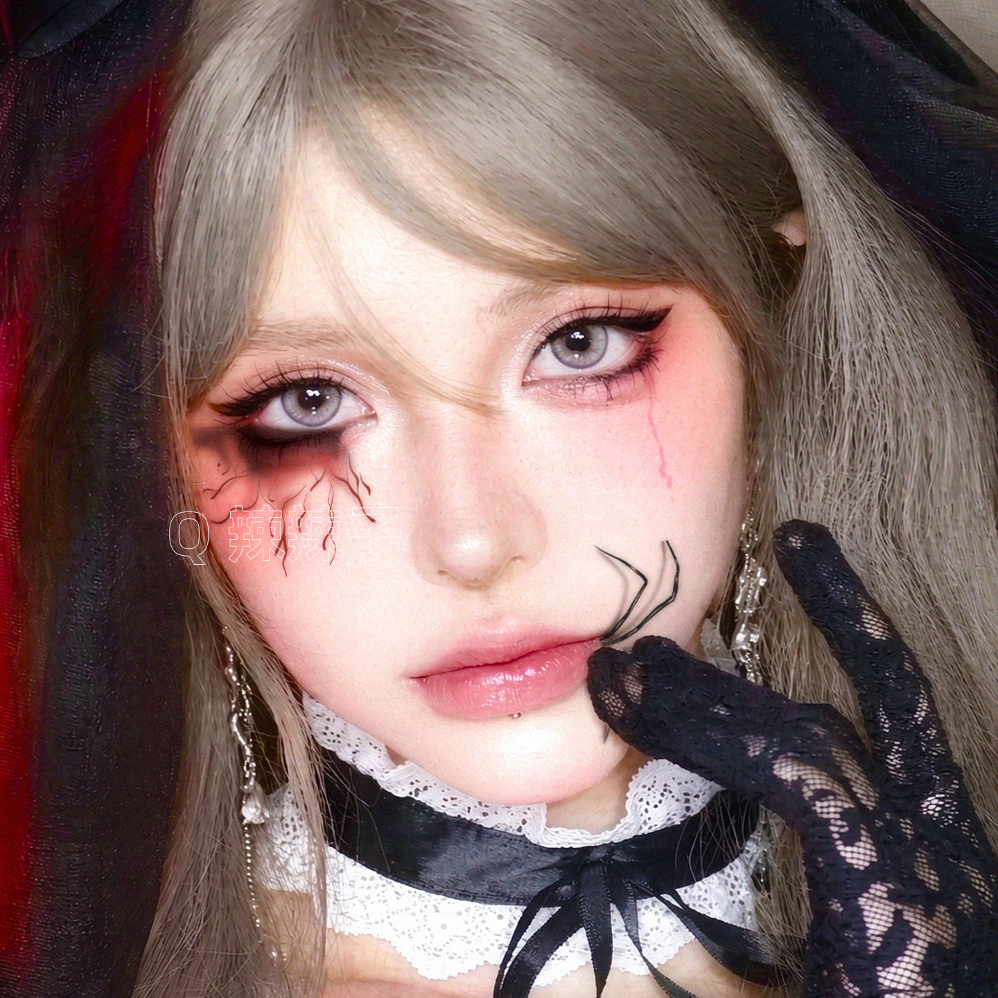 Halloween face makeup stickers, tattoos, disposable bruises, bloodshot spiders, dark prank cosplay face stickers, waterproof.