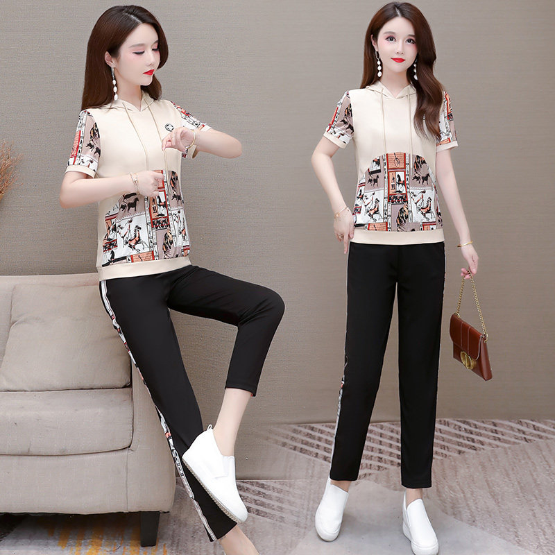 Thin sports and leisure suits female 2021 new summer fashion loose age-reducing cigarette pants net red two-piece tide