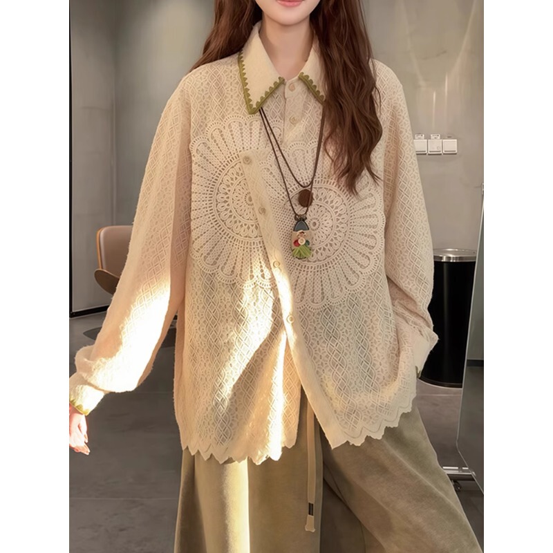 Plus-Size Fashionable Design with High-End Lace Splicing, Loose and Versatile Tops for Women, New Autumn and Winter Shirts, Trendy