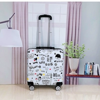 Цветочная мультипликационная буква зеркала модель лица