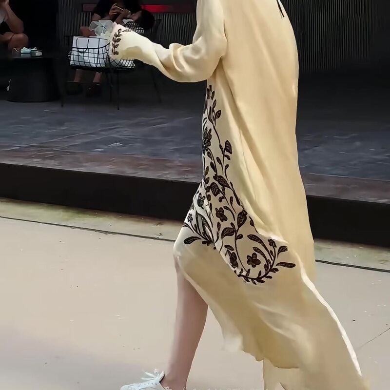 French Light Luxury Elegant Champagne Gold Tree of Life Print Dress for Women, New Summer Long-Sleeved Mid-Length Dress with a Sense of Style French Light Luxury Elegant Champagne Gold Tree of Life Print Dress for Women, New Summer Long-Sleeved Mid-Length Dress with a Sense of Style