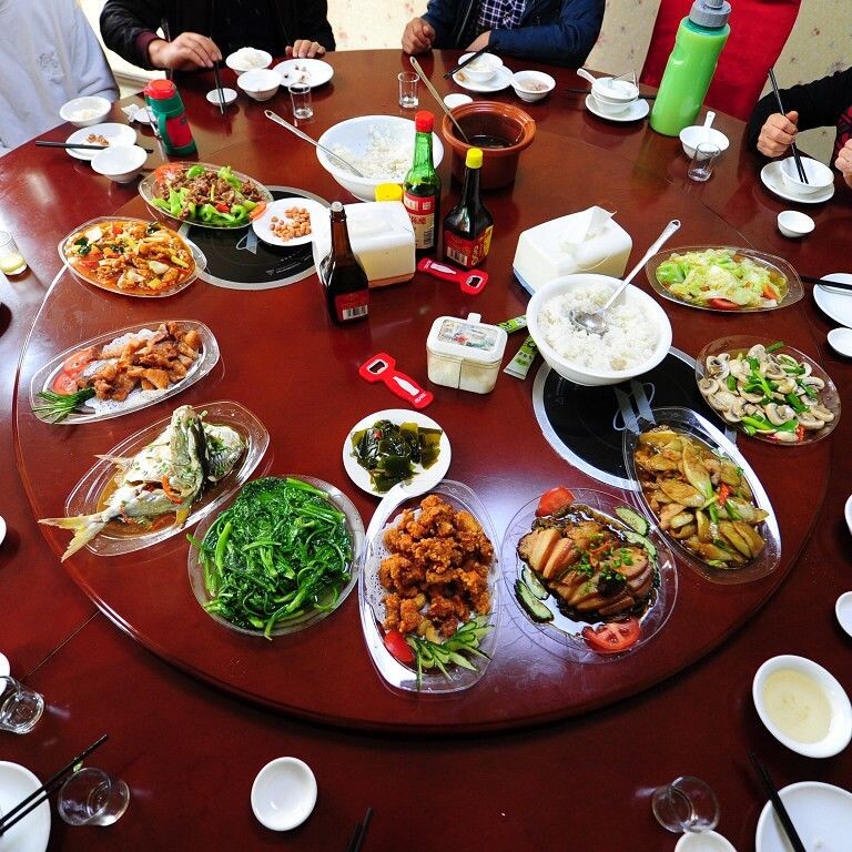 Disposable plate hard plastic dish home dish hard crystal plate fruit salad steak western food disc