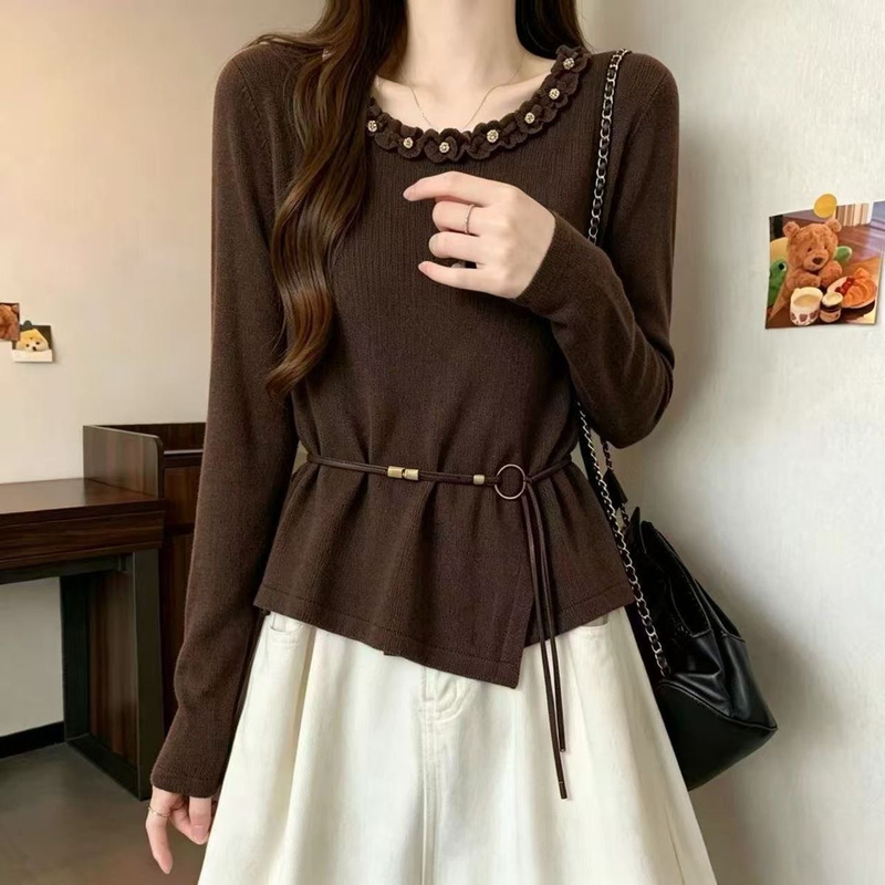 Pure Cotton Autumn T-Shirt for Plus-Size Women in Coffee Color, New Autumn Design with Irregular Belt, Slimming Long-Sleeve Top