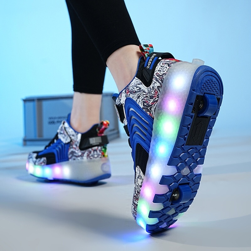 Roller Shoes with Flashing Lights and Wheels on the Sole, Suitable for Walking, Trendy Sneakers with Wheels Roller Shoes with Flashing Lights and Wheels on the Sole, Suitable for Walking, Trendy Sneakers with Wheels