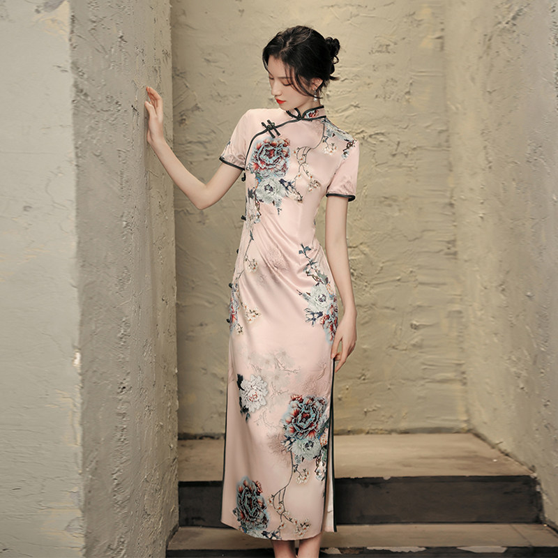Cheongsam 2021 new women's autumn winter long style to test the young pink high-end plain antique modified dress