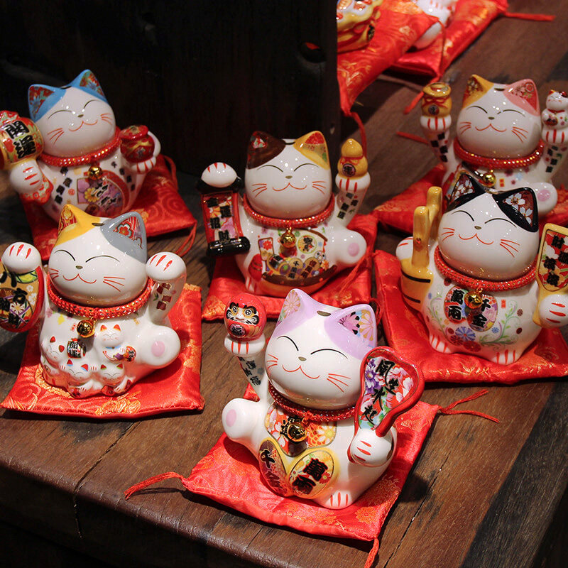 Fuyuan Cat Small Ceramic Lucky Cat Cute Mini Desktop Ornament as a Birthday Promotion Gift for Girlfriends