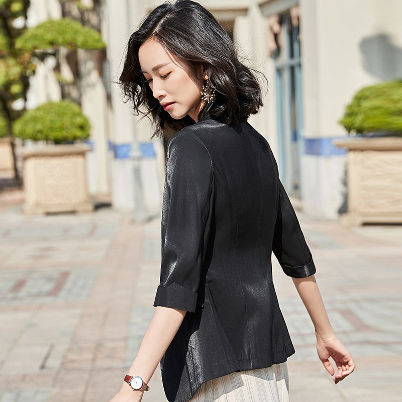 Small Suit Jacket Woman 2022 Spring Fashion Korean version Fashion small crowd Temperament Slim short and small Subsuit jacket