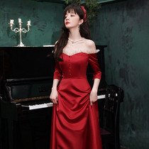 Shoulder toast 2021 New Bride wedding home dress satin chest chest engagement dress women Spring Autumn