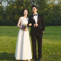 2021 New satin light wedding dress Tour Korean version of retro bow wedding dress woman simple small man slim slim thin