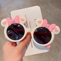 Белая галстук-бабочка