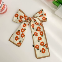 В форме цветка, оранжевый