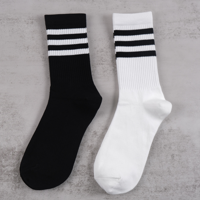 Three-Stripe Socks, Autumn and Winter Classic Stripes, Japanese College Style, Sports Student Skateboard Black and White Unisex Mid-Calf Socks Three-Stripe Socks, Autumn and Winter Classic Stripes, Japanese College Style, Sports Student Skateboard Black and White Unisex Mid-Calf Socks