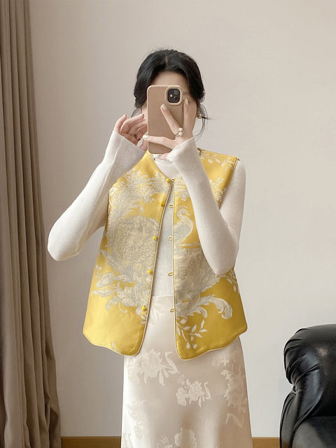 Lingze X Double-Sided Wear 2026 Early Spring New Style New Chinese Style National Style Song Brocade Silk Jacquard Yellow Vest for Women
