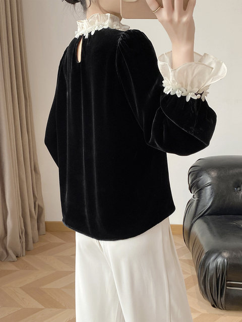 Lingze Xi 2026 Early Spring New High-End Elegant Petal-Sleeve Silk Velvet Top for Women