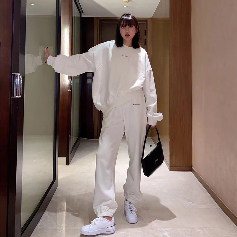 Winter women's clothing 2021 new sports suit temperament Korean version plus velvet clothing casual fashion Two sets