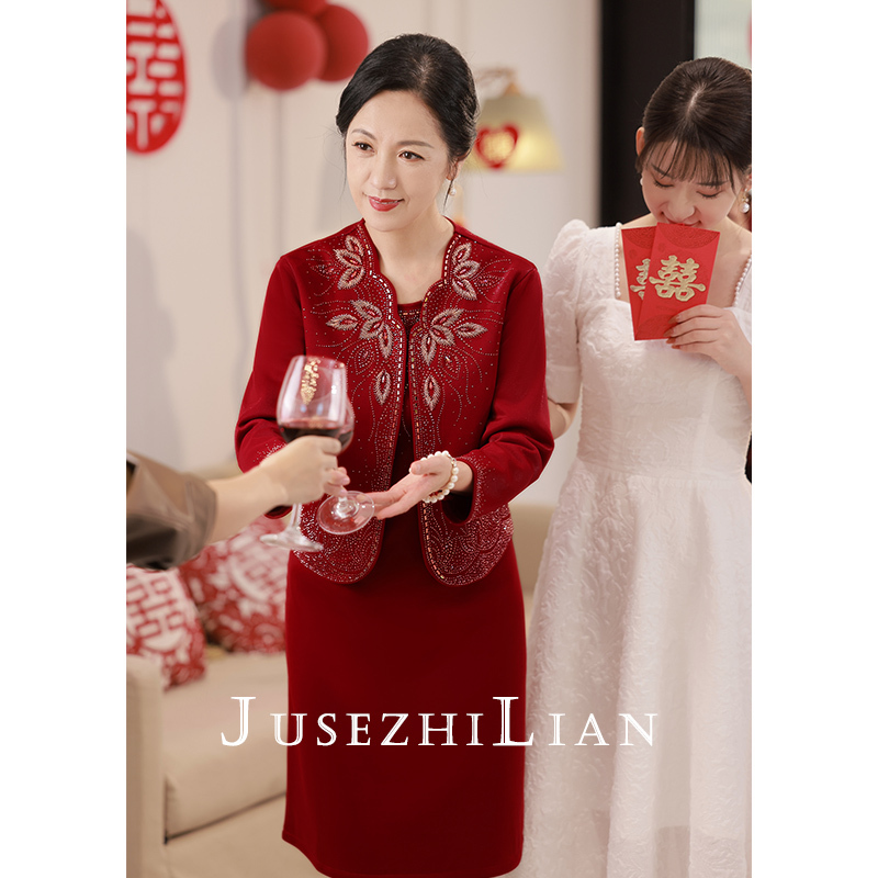 High-End Mother-In-Law Wedding Banquet Outfit 2025 New Spring and Autumn Petite Cheongsam for Attending Weddings Mother's Dress Jacket