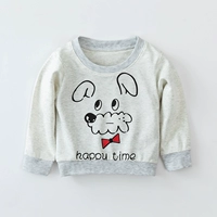 Светло -серый щенок