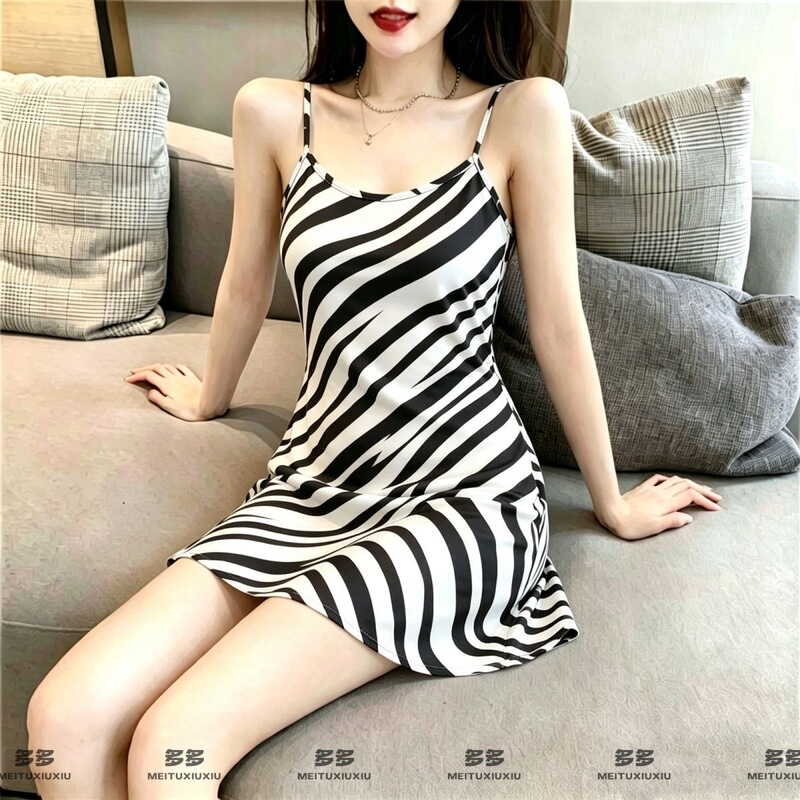 Bargain~ Comfortable Korean-Style Spaghetti Strap Dress, Women's Nightgown with Unique Curved Design, Fashionable and Sexy Dress Without Breast Pads Bargain~ Comfortable Korean-Style Spaghetti Strap Dress, Women's Nightgown with Unique Curved Design, Fashionable and Sexy Dress Without Breast Pads