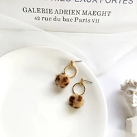 Кремовые белые серьги для влюбленных