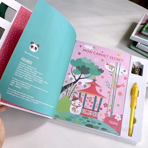 На первый взгляд, есть волшебные магические ручки, цветные страницы с высоким качеством.