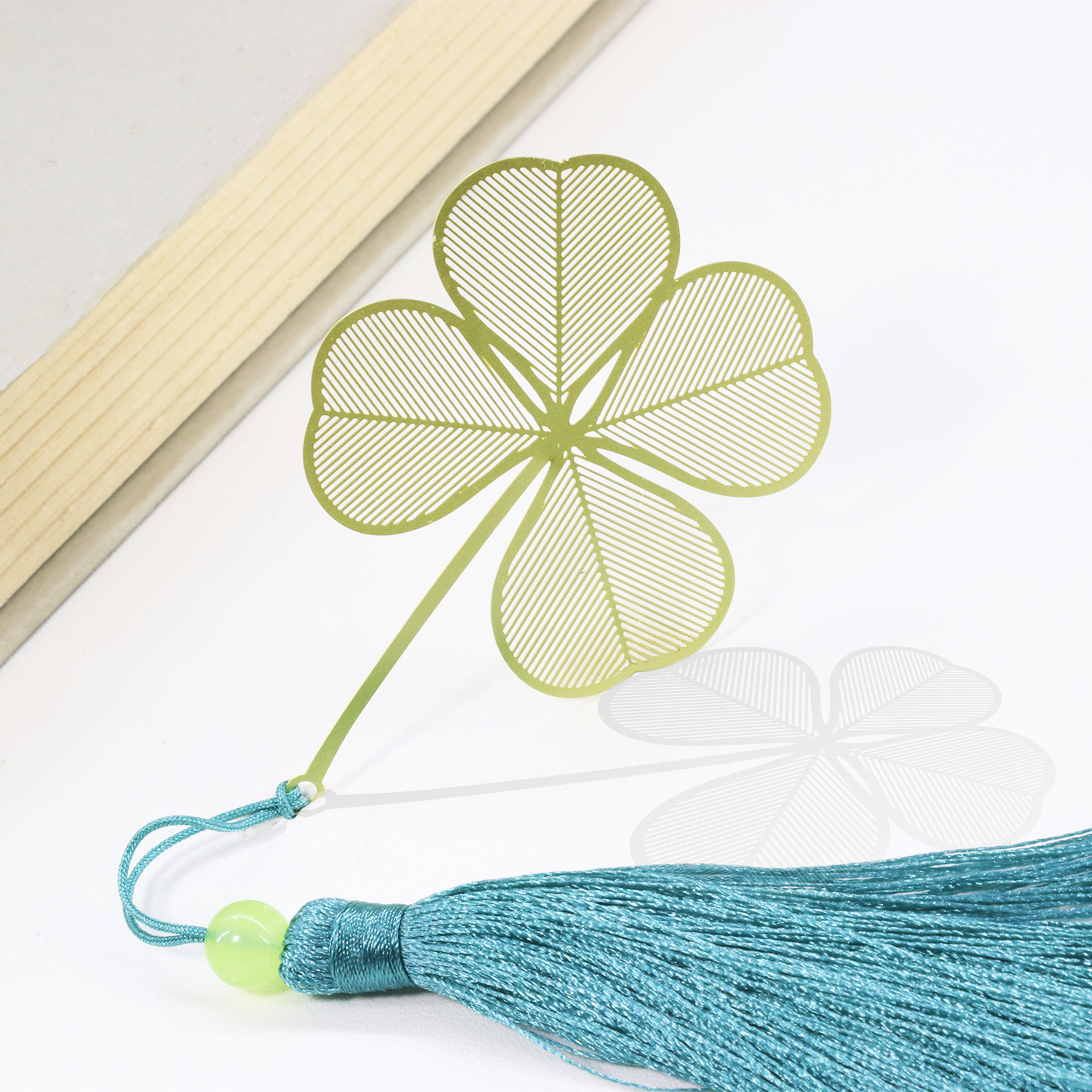 Warm at first sight Exquisite openwork brass veins Ginkgo biloba Sycamore leaves Chinese style Exquisite bookmarks Palace Museum Creative ancient style Students with graduation season Day small gifts Tourist souvenirs