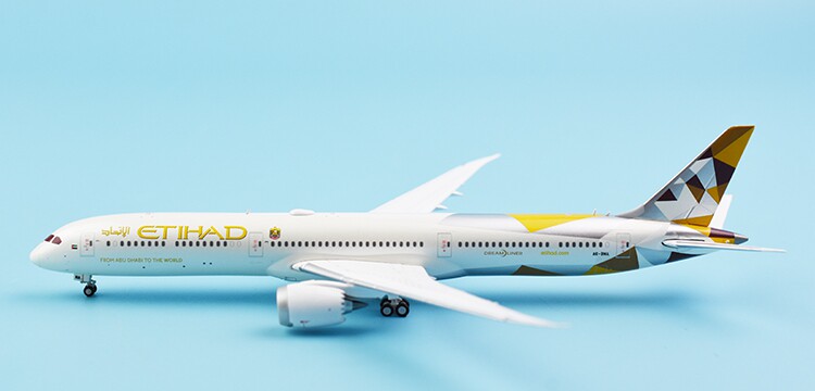 GeminiJets Etihad Airways B787-10 A6-BMA Standard 1:400