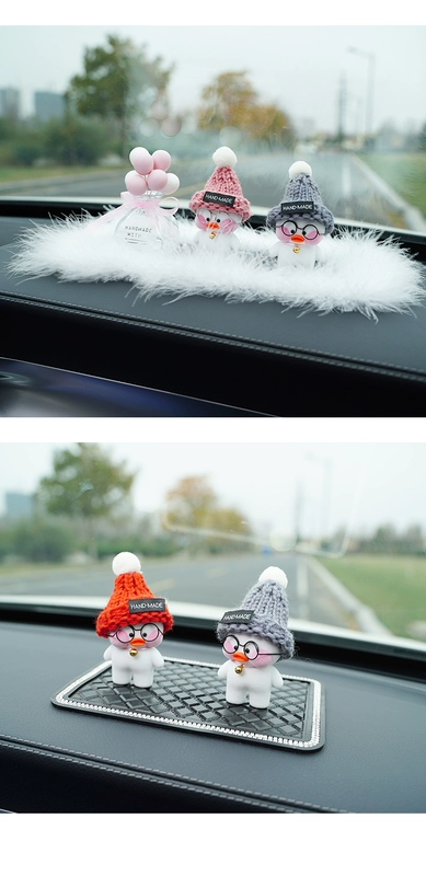 Dễ thương và sáng tạo thảm lông chống trượt xe hơi phụ kiện ô tô với đồ trang trí trên bảng điều khiển nạm kim cương đệm điện thoại di động nữ - Trang trí nội thất