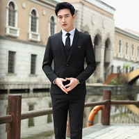 Черный костюм, штаны, жилет, рубашка, галстук, ремень